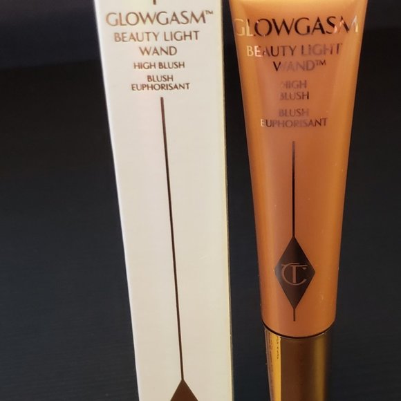 CHARLOTTE TILBURY  BEAUTY LIGHT WAND IN "PEACHGASM" $60 - Picture 1 of 10